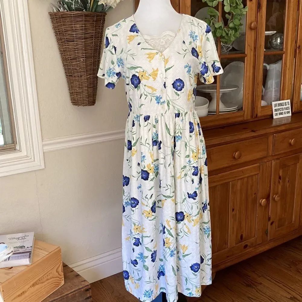 Vintage Ms. Conduct California Floral Tea Length Grannycore Dress Size Medium
